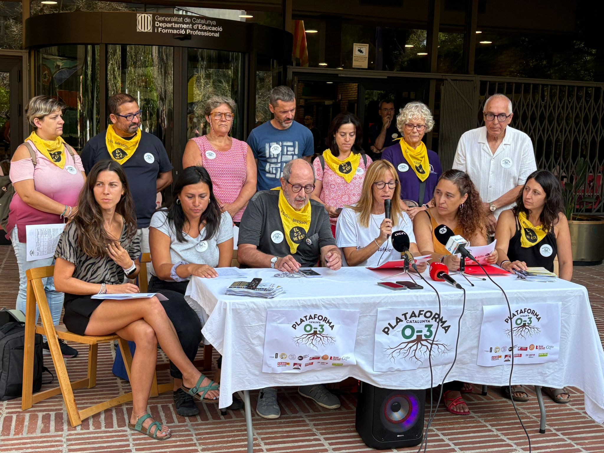 La Plataforma 0-3 es presenta davant del Departament d’Educació i reclama posar la petita infància al centre
