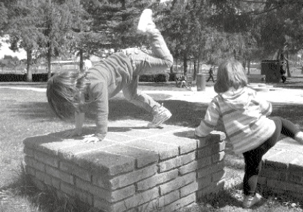 Escola 0-3. El concepte d’autonomia en la primera infància: coherència entre teoria i pràctica