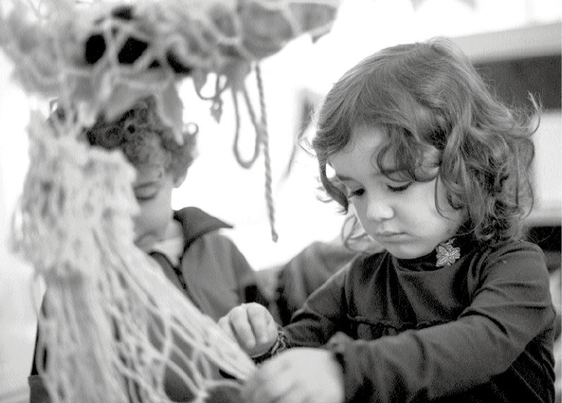 Ambients de jocs d’art: Teixim colors