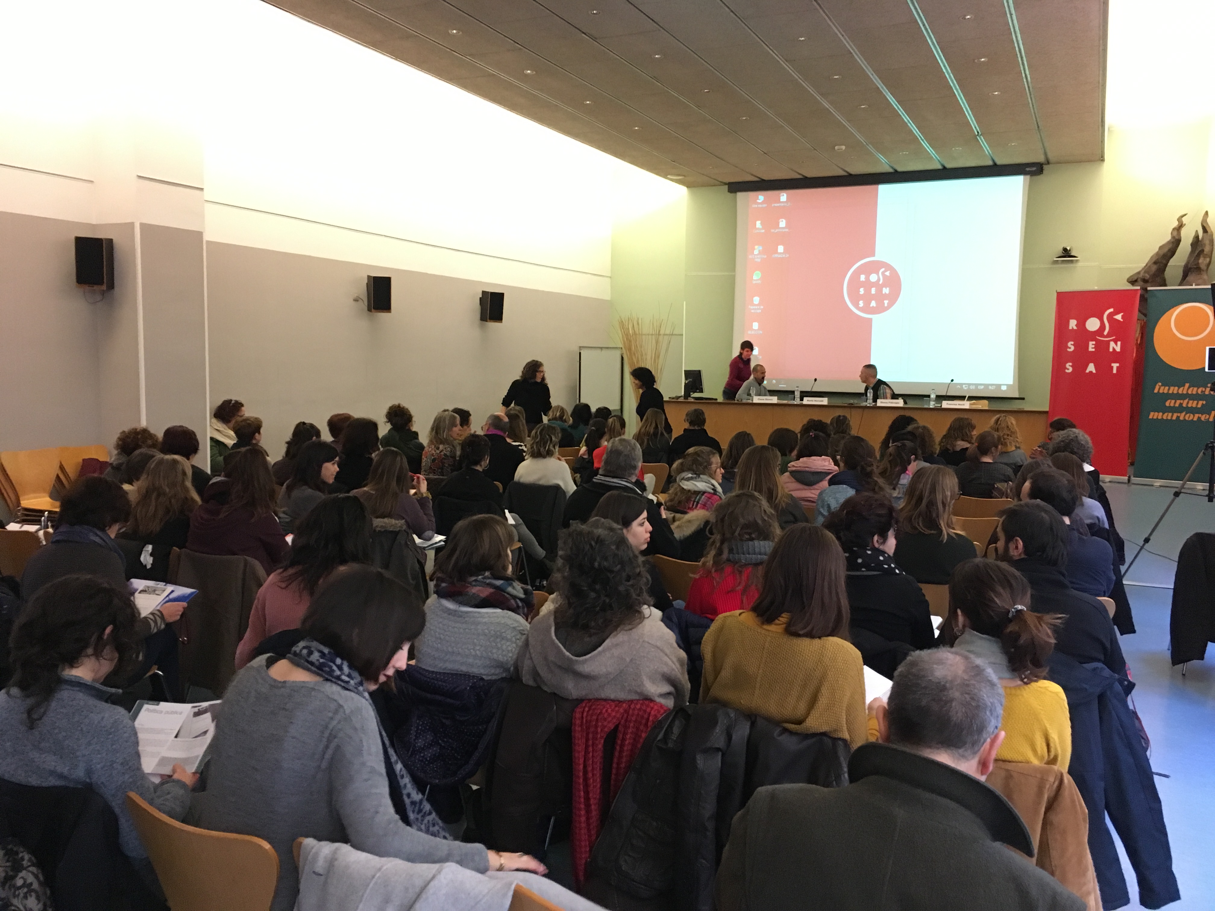 L’art, la creativitat, l’educació: una proposta per al canvi en les aules Crònica de la Jornada Art, creativitat i conflicte