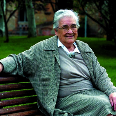 El Parlament ret homenatge a la pedagoga i política Marta Mata per ser una 