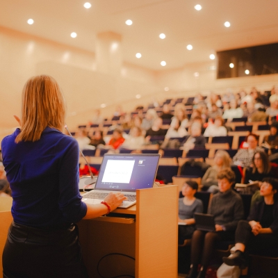 «Drets i vida quotidiana. El compromís amb la infància». Jornada solidària a l’Hospital de Sant Pau: una aposta pels drets dels infants i la humanització dels espais de Pediatria