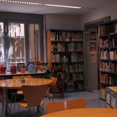 Ampliem els horaris d'obertura de la biblioteca de Rosa Sensat