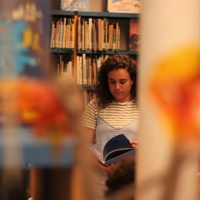 La biblioteca de Rosa Sensat tanca al públic fins al 17 de setembre