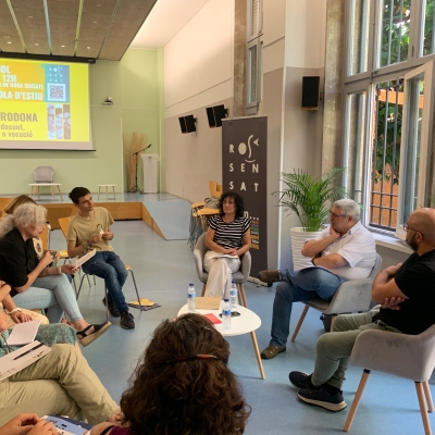 TAULA RODONA. Identitat Docent: Professió o Vocació?