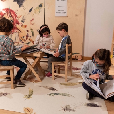 Compartir històries en un racó del món