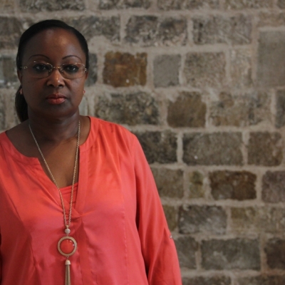 Adrienne Diop: “L’educació no només contribueix al progrés econòmic, també a la pau”